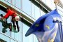 Вандали оскверниха знамето на ЕС в Прага