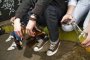 Във Франция ще наказват със затвор даването на алкохол на непълнолетни