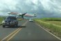 Самолет за малко не отнесе шофьори в Коста Рика
