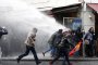   Газ срещу протестиращите пред турския парламент