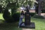    Тодор Славков заведе дъщеря си на гроба на Тато