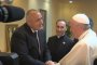   Борисов подари на папата икона, омофор и българско кисело мляко