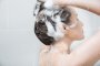 5 минути масаж с шампоана и косата и главата са добре измити: Какво да правим с времето в карантина