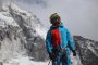   Китаец стана третият незрящ човек, изкачил Еверест