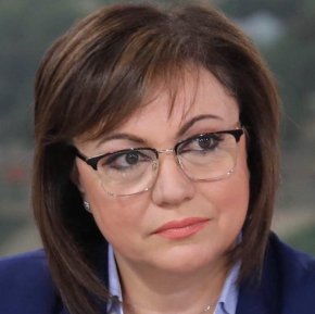От една страна, че правителството ще изнесе зърното на България, от друга пита защо с уж неофициална заповед митниците не  пускат да се  износя житото