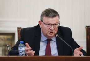 По информация на Сега Цацаров ще бъде командирован в Международния наказателен съд в Хага