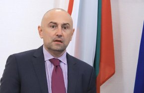За да бъде избран Любомир Каримански, той трябва да получи подкрепата на половината от депутатите след последната им регистрация