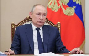 Русия уверено се справя с външните предизвикателства благодарение както на отговорната макроикономическа политика през последните години, така и на системните решения за укрепване на икономическия суверенитет и технологичната и продоволствената сигурност, смята Путин