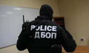 Разследва се организирана престъпна група, която се е занимавала с разпространение на акцизни стоки без бандерол
