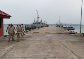 Членове на военноморските сили на Камбоджа във военноморската база Реам на 26 юли 2019 г. (Heng Sinith/AP)