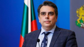 Министерството на отбраната ще получи към 77 млн. лв. заради направени съкращения.