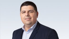 
На евентуални предсрочни парламентарни избори “Възраждане” ще набере по-висока скорост, появяват се и други партии, свързани по определен начин с Русия, а това не е в интерес на България. Това заяви в интервю за БНТ от парламента депутатът от „Демократична България“ Ивайло Мирчев.