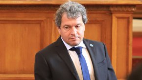 Не се крийте зад половин изречение на министъра на външните работи“, призова Йорданов