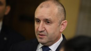 „Делото и усилията на държавника и човека Михаил Горбачов заслужават признание. Той промени света с действия, които малко личности в историята са успели да постигнат“, посочва президентът.