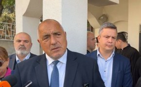 Борисов изтъкна още, че контактната група с Плевнелиев и Паси е готова на разговори с ПП.