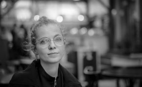  Фотографският дневник може да бъде разгледан на: https://rosinapencheva.com/rachno-satvoreno