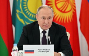 На пресконференция в казахстанската столица Астана Путин заяви, че все още не е взел решение дали да участва в срещата на върха на Групата на 20-те в Бали, Индонезия, следващия месец.