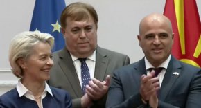 Това е официален договор, подписан с ЕС за започването на преговорите. Той е подписан на македонски език”, категоричен бе Ковачевски.