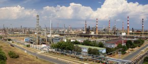 
Представителят на държавата в “Лукойл Нефтохим Бургас” АД Красимир Първанов, чийто мандат в Надзорния съвет на дружеството е изтекъл, ще бъде сменен чрез друг представител, който ще бъде избран с конкурс