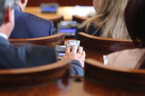 Народното събрание реши да намали коледната си ваканция и да почива от 24 декември до 2 януари