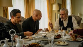 
Най-новият филм на световноизвестния германски режисьор Фатих АКИН „РЕЙНСКО ЗЛАТО“ е вдъхновен от съдбата на прочутия германски рапър от кюрдски произход Живар Хаджеби, известен като Хатар
