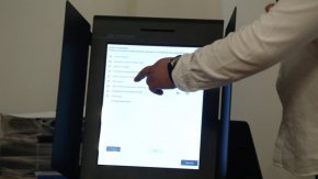 
Според нея в центъра на живота на хората са децата, семейството и домът.
