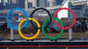 Украйна първа обяви, че готви бойкот на олимпийските игри в отговор на тези действия. Президентът на олимпийския комитет Томас Бах пък призова страната да се откаже от бойкота.