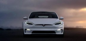 Екипът на Tesla планира да подаде заявка до уебсайтовете за класиране на криптовалути Coingecko и Coinmarketcap малко след края на предварителната продажба.


