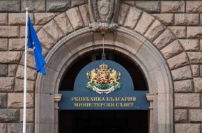 
За посланик в Словения е предложен сегашният главен секретар на Министерския съвет Красимир Божанов, а в Индия предложението е постът да се поеме от Метин Казак. 