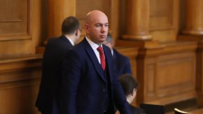 Пред БНТ кандидат-кметът на Възраждане и народен представител Пред БНТ кандидат-кметът на Възраждане и народен представител Ангел Георгиев