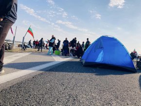 
Целта на националния протест е запазването на бъдещето и независимостта на българската енергетика, а не само на работни места на енергетиците и миньорите. 
