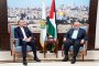 Иранският министър на външните работи Хосейн Амир-Абдолахиан се среща с главния лидер на палестинската групировка Хамас Исмаил Хания в Доха в събота [West Asia News Agency/Handout via Reuters]