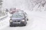 Огромно задръстване, силен снеговалеж и аварирали автомобили на Петрохан