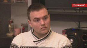 29-годишният Стефан Шикеров е мъжът, арестуван и обвинен за палежа на полицейски бус в нощта на футболния протест срещу БФС в София. Софийският апелативен съд постанови вчера той да остане под домашен арест.