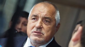
Лидерът на ГЕРБ Бойко Борисов заяви, че няма да иска оставката на министъра на финансите и изрази готовност за подкрепа за проектобюджета за следващата година.
