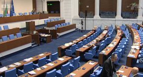 Депутатите продължават работа по бюджет 2024