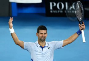 Десеткратният шампион от Откритото първенство на Австралия по тенис Новак Джокович стигна до полуфиналите в Мелбърн за 11-и път в кариерата си.