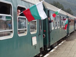 Специален празничен влак ще пътува от гара Септември до Якоруда