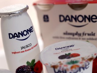 Френският производител на млечни продукти Danone иска да продаде операциите