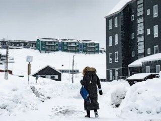 Група жени от коренното население на Гренландия съди Дания за