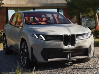 BMW поставя началото на нова ера в автомобилните иновации с