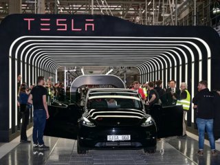 Tesla ще съкрати повече от 10 от служителите си според