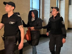 Софийският апелативен съд пусна под домашен арест Габриела Славова-Пеева, обвинена в убийството на Пейо Пеев на 21 януари.