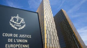 Европейският съд в Люксембург установи пропуск в българското законодателство, гледайки искане на Софийския районен съд за тълкуване на европейската директива за правото на адвокат по наказателни дела.