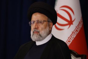 Иранският президент Ебрахим Раиси дава пресконференция в Ню Йорк на 20 септември. Джейсън Декроу / AP
