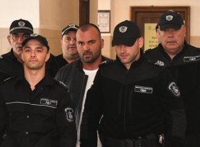 Софийският апелативен съд е изменил мярката за неотклонение "задържане под стража" на 40-годишния Димитър Любенов, който пиян и дрогиран предизвика катастрофа на Околовръстното шосе, при която загина французин.