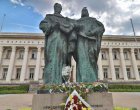 Паметника на светите братя Кирил и Методий пред Националната библиотека