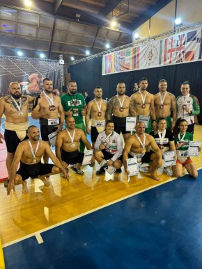 11 медала донесоха на България сумистите на Николай Николов от европейското първенство в Лутраки, Гърция