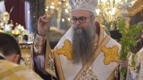 Пловдивският митрополит Николай не е депозирал официално в Светия синод писмото, с което се отказва от патриаршеската надпревара. Това каза в "Денят започва" Западно- и Средноевропейският митрополит Антоний.