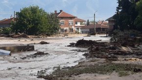Служебният кабинет има готовност да отпусне до 10 млн. лв., с които да се финансират най-належащите дейности по преодоляването на щетите, които нанесе бедствието преди две години в Карловско.